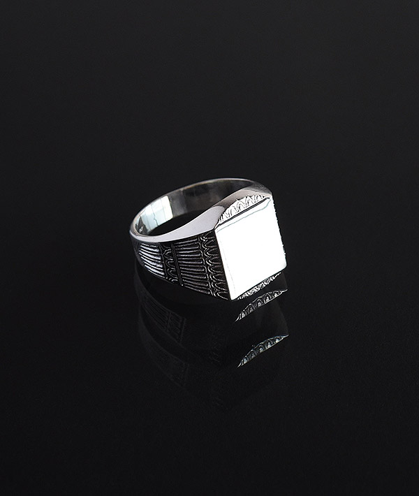 Vincenzo&Simone (ヴィンセンツォ&シモーヌ) STATELY SQUARE SIGNET RING【MENS&WOMENS】